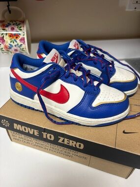Nike Kids' Blue/White/Red Low-Top Sneakers boys size 1Y excellent condition